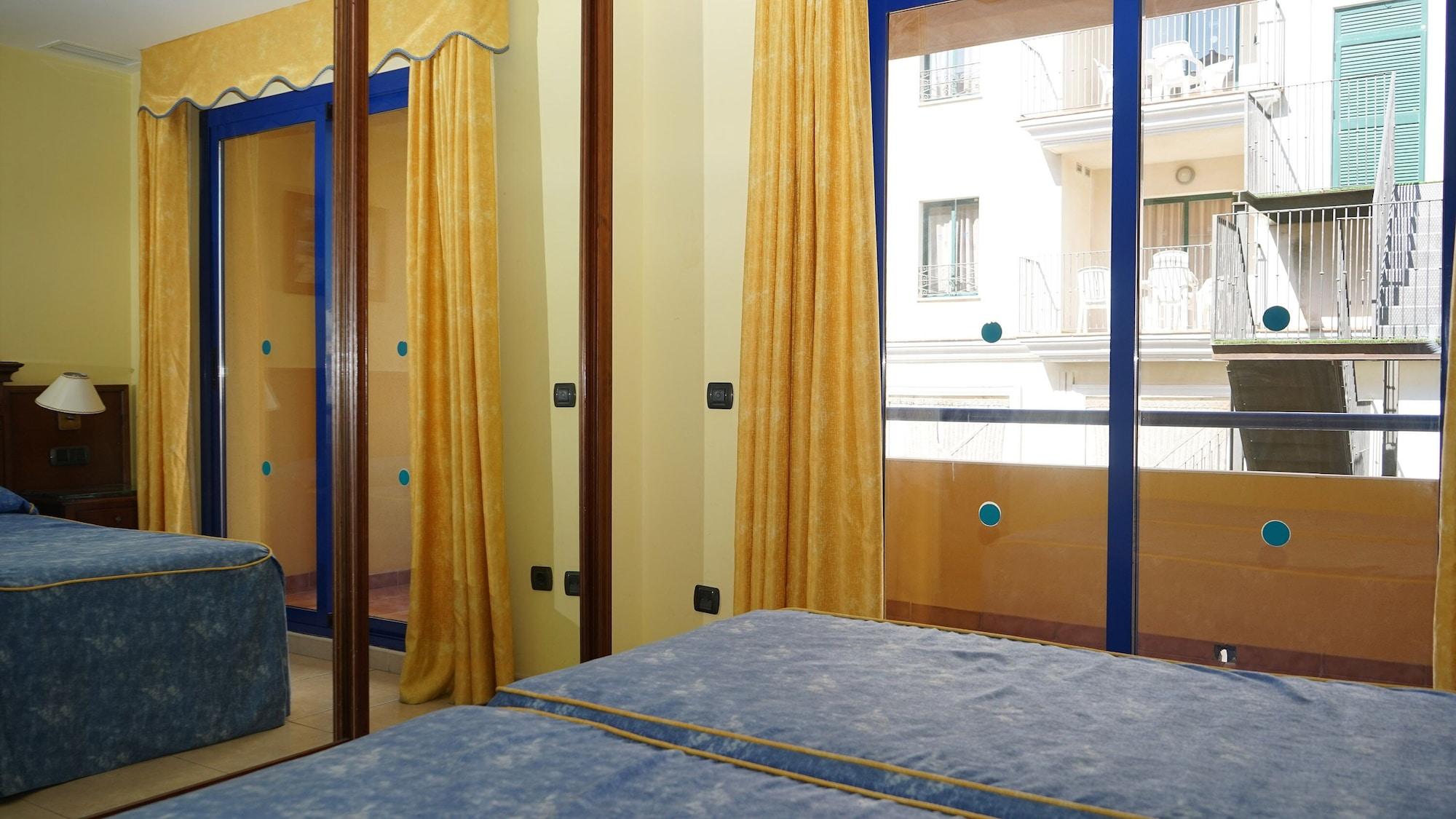 Hotel Vistamar Benalmadena Bagian luar foto